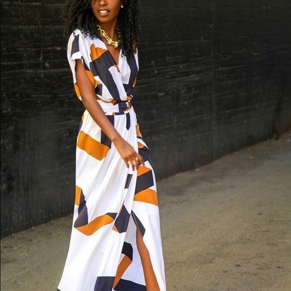 White Geometric Pattern Maxi DRC125 - Picture 4 of 5